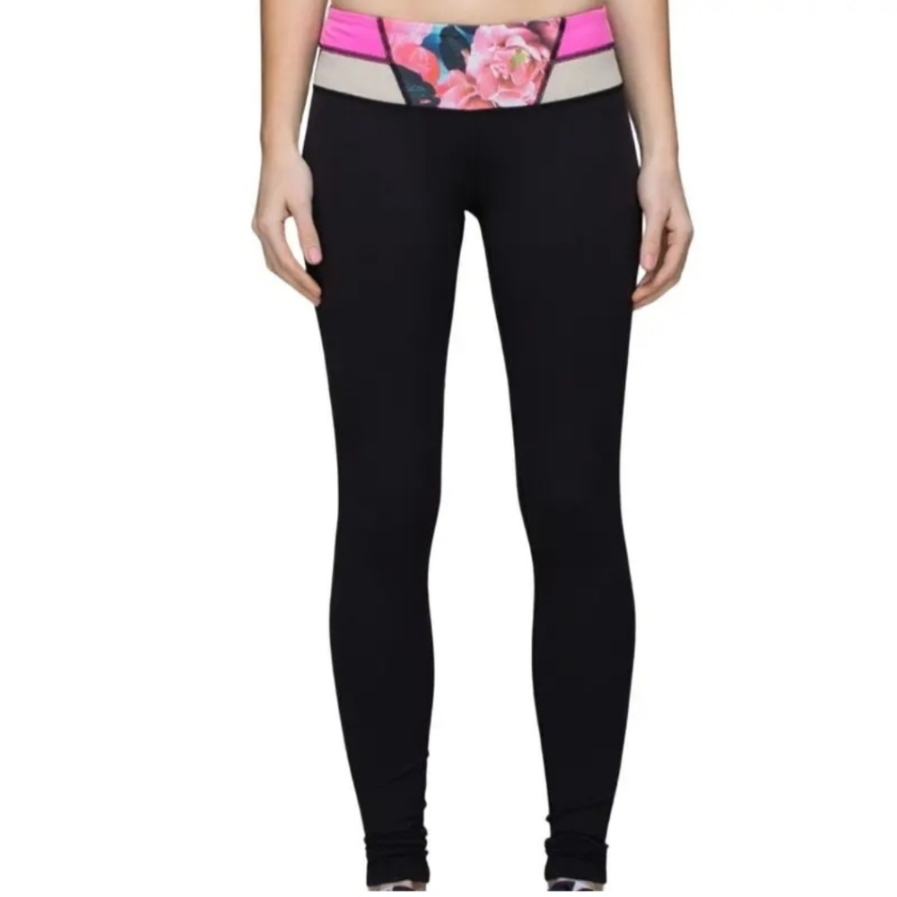 SZ 6 LULULEMON SECRET GARDEN  WUNDER UNDER PANT REVERSIBLE